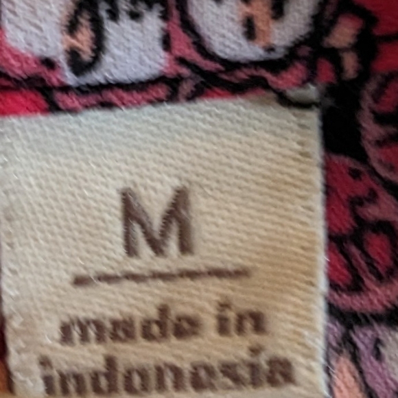 Pre-owned stylish red white and black and a touch of purple 3/4 sleeve shirt T3W - Picture 4 of 4